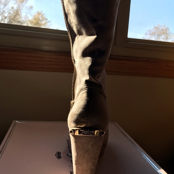 Gray suede fleece lined boots - Picture 7 of 8